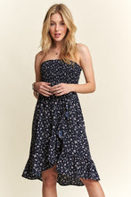 Load image into Gallery viewer, ADORA Smocked Floral Tube Dress with Pockets