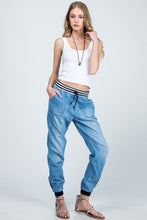 Load image into Gallery viewer, STRIPE BANDED JOGGER PANT