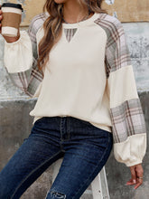 Load image into Gallery viewer, Plaid Round Neck Long Sleeve Sweatshirt