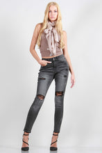 Load image into Gallery viewer, MID RISE SKINNY WITH DESTROY
