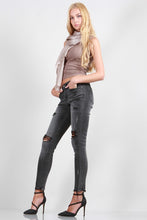 Load image into Gallery viewer, MID RISE SKINNY WITH DESTROY