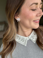 Load image into Gallery viewer, Bow Studs - White