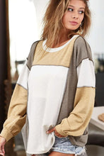 Load image into Gallery viewer, Exposed Seam Contrast Round Neck Long Sleeve Top