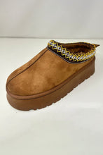 Load image into Gallery viewer, WILD DIVA Embroidered Trim Round Toe Platform Boots