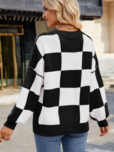 Load image into Gallery viewer, Checkered Round Neck Long Sleeve Sweater