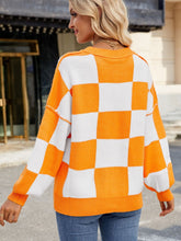 Load image into Gallery viewer, Checkered Round Neck Long Sleeve Sweater