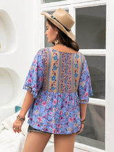 Load image into Gallery viewer, Plus Size Printed V-Neck Half Sleeve Blouse