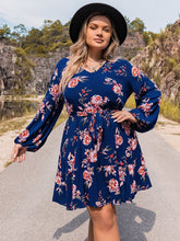 Load image into Gallery viewer, Plus Size V-Neck Long Sleeve Dress
