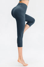 Load image into Gallery viewer, Wide Waistband Cropped Active Leggings with Pockets