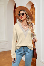 Load image into Gallery viewer, Contrast V-Neck Long Sleeve Blouse