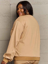 Load image into Gallery viewer, Drop Shoulder Graphic Sweatshirt