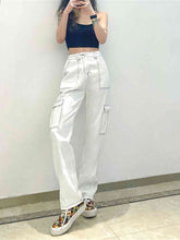 Load image into Gallery viewer, Straight Jeans with Pockets