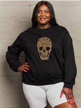 Load image into Gallery viewer, Drop Shoulder Graphic Sweatshirt