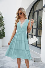 Load image into Gallery viewer, Contrast V-Neck Sleeveless Tiered Dress