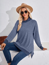 Load image into Gallery viewer, Contrast Mock Neck Long Sleeve T-Shirt