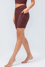 Load image into Gallery viewer, Slim Fit V-Waistband Sports Shorts