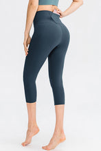 Load image into Gallery viewer, Wide Waistband Cropped Active Leggings with Pockets