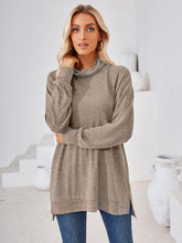 Load image into Gallery viewer, Contrast Mock Neck Long Sleeve T-Shirt