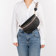 Load image into Gallery viewer, Bead Trim Straw Weave Crossbody Bag
