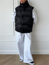 Load image into Gallery viewer, Zip Up Turtleneck Vest Coat

