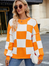 Load image into Gallery viewer, Checkered Round Neck Long Sleeve Sweater
