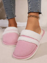 Load image into Gallery viewer, Contrast Faux Fur Round Toe Slippers
