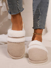 Load image into Gallery viewer, Contrast Faux Fur Round Toe Slippers
