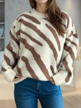 Load image into Gallery viewer, Contrast Round Neck Long Sleeve Sweater
