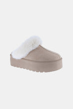 Load image into Gallery viewer, Weeboo Thick Bottom Fur Trim Snow Slippers
