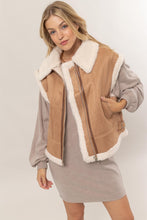 Load image into Gallery viewer, HYFVE Fur-Contrast Zip Up Suede Vest
