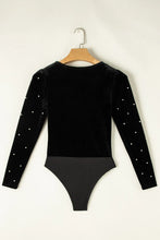 Load image into Gallery viewer, Pearl Detail V-Neck Long Sleeve Bodysuit
