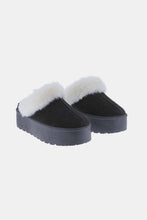 Load image into Gallery viewer, Weeboo Thick Bottom Fur Trim Snow Slippers
