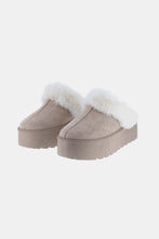 Load image into Gallery viewer, Weeboo Thick Bottom Fur Trim Snow Slippers
