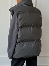 Load image into Gallery viewer, Zip Up Turtleneck Vest Coat
