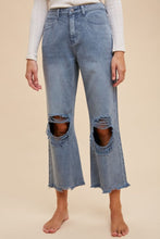 Load image into Gallery viewer, Annie Wear Distressed Raw Hem Jeans
