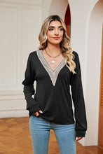 Load image into Gallery viewer, Contrast V-Neck Long Sleeve Blouse
