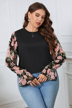 Load image into Gallery viewer, Plus Size Floral Flounce Sleeve Blouse
