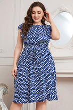 Load image into Gallery viewer, Plus Size Round Neck Tie Waist Dress
