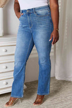 Load image into Gallery viewer, Judy Blue Full Size Straight Leg Jeans with Pockets
