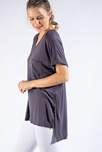 Load image into Gallery viewer, V NECK BASIC HIGH-LOW HEM TOP
