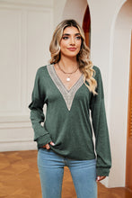 Load image into Gallery viewer, Contrast V-Neck Long Sleeve Blouse
