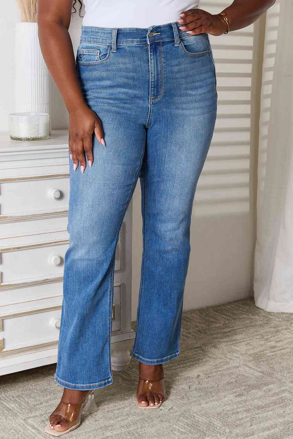 Judy Blue Full Size Straight Leg Jeans with Pockets