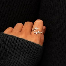 Load image into Gallery viewer, 925 Sterling Silver Zircon Leaf Shape Ring
