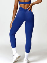 Load image into Gallery viewer, Ruched Pocketed High Waist Active Leggings
