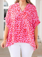 Load image into Gallery viewer, Plus Size Printed Notched Neck Half Sleeve Top
