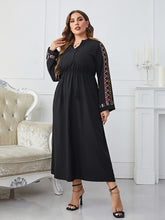 Load image into Gallery viewer, Plus Size Printed Long Sleeve Dress
