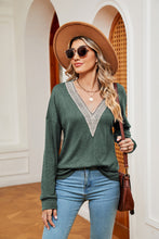 Load image into Gallery viewer, Contrast V-Neck Long Sleeve Blouse
