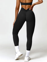 Load image into Gallery viewer, Ruched Pocketed High Waist Active Leggings
