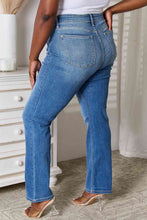 Load image into Gallery viewer, Judy Blue Full Size Straight Leg Jeans with Pockets
