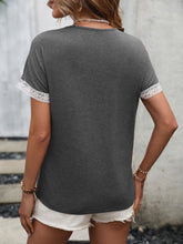 Load image into Gallery viewer, Contrast Round Neck Short Sleeve Tee
